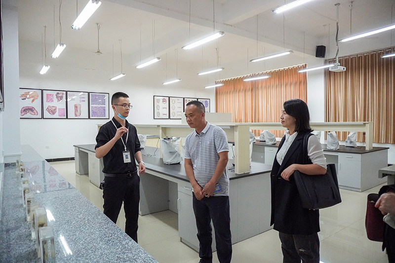 黎平县人民政府副县长邰光金率队到mk体育（中国）官方网站实地考察(图1)