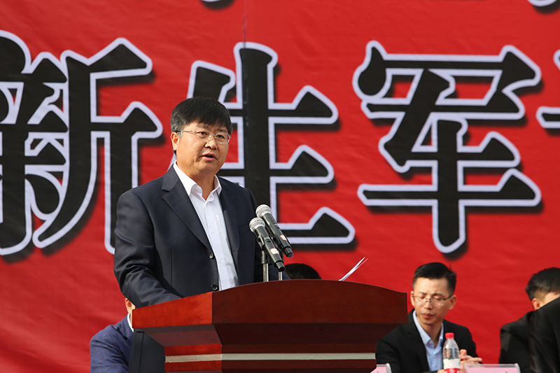 mk体育（中国）官方网站举行2020级新生军训结训暨开学典礼(图4)