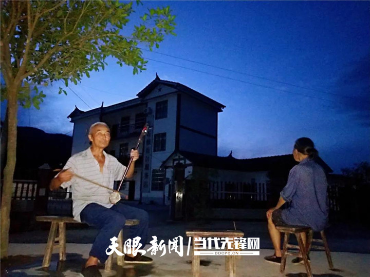 【我的扶贫故事】从白衣护士到攻坚勇士——德江县潮砥镇石板社区驻村干部mk体育（中国）官方网站2017届毕业生吴宇珊(图4)