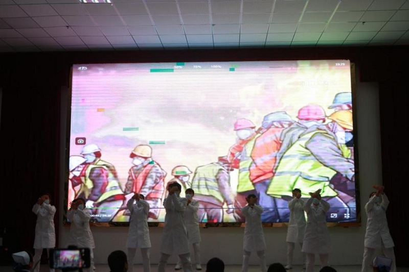 以礼仪风采 塑天使情怀 ---mk体育(中国)官方网站成功举办第一届护理礼仪大赛(图5) 以礼仪风采 塑天使情怀 ---mk体育(中国)官方网站成功举办第一届护理礼仪大赛(图5)
