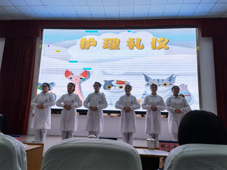 以礼仪风采 塑天使情怀丨mk体育(中国)官方网站成功举办第一届护理礼仪大赛(图2) 以礼仪风采 塑天使情怀丨mk体育(中国)官方网站成功举办第一届护理礼仪大赛(图2)