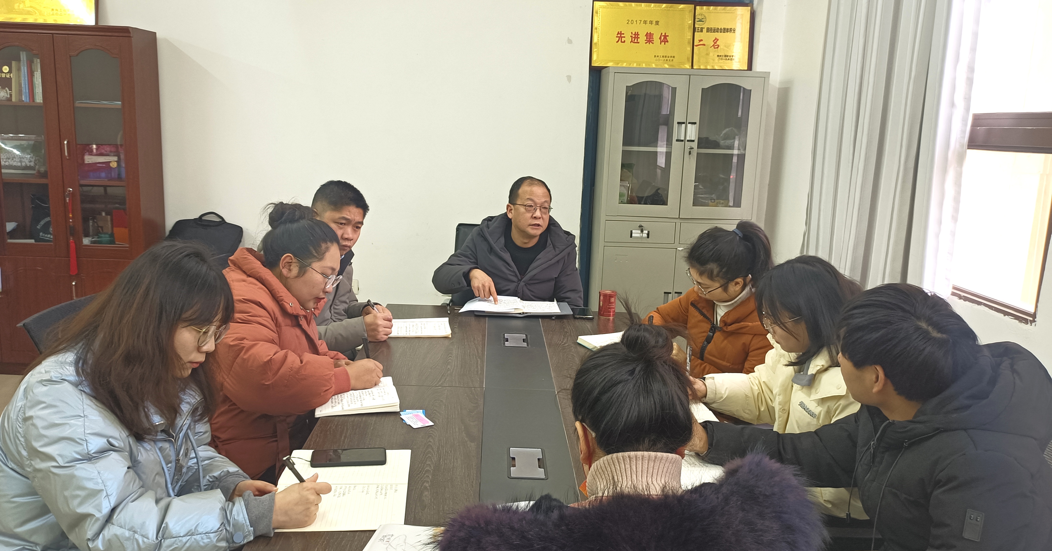 现代服务与管理学院召开 2022年春季新学期教学工作专题会(图1) 现代服务与管理学院召开 2022年春季新学期教学工作专题会(图1)