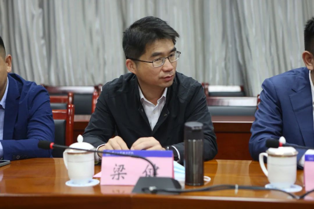 德江县2022年东西部协作校企合作座谈会在mk体育(中国)官方网站召开(图2) 德江县2022年东西部协作校企合作座谈会在mk体育(中国)官方网站召开(图2)