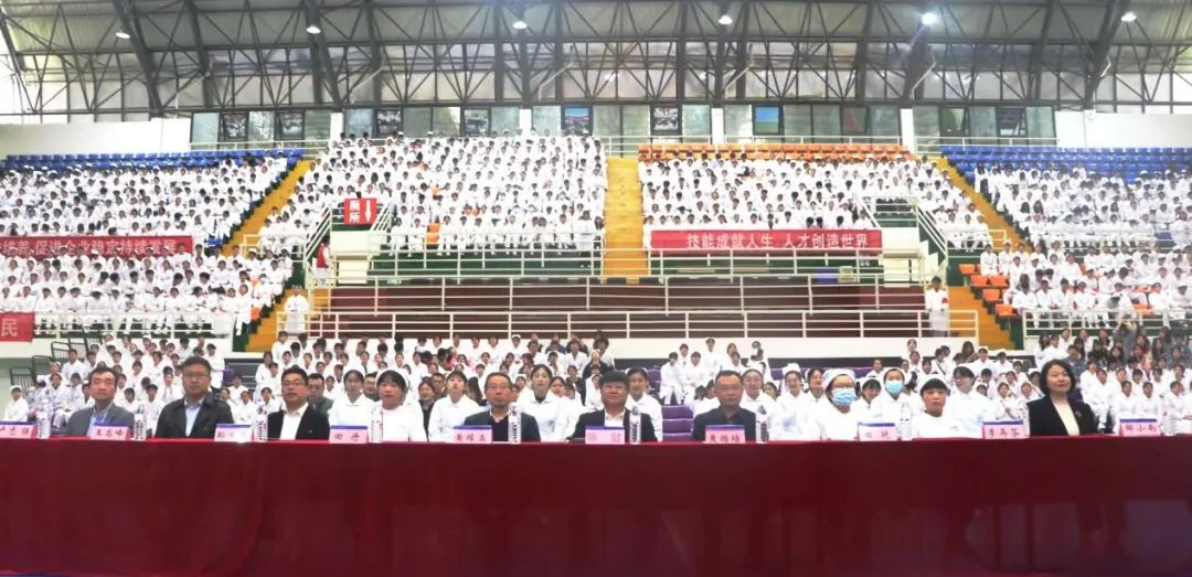 mk体育(中国)官方网站举行5·12国际护士节活动暨授帽仪式(图2) mk体育(中国)官方网站举行5·12国际护士节活动暨授帽仪式(图2)