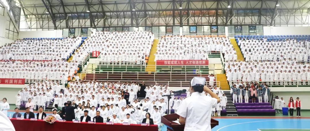 mk体育(中国)官方网站举行5·12国际护士节活动暨授帽仪式(图6) mk体育(中国)官方网站举行5·12国际护士节活动暨授帽仪式(图6)
