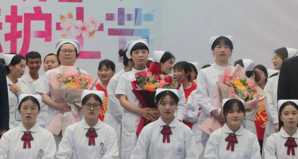 mk体育(中国)官方网站举行5·12国际护士节活动暨授帽仪式(图7) mk体育(中国)官方网站举行5·12国际护士节活动暨授帽仪式(图7)