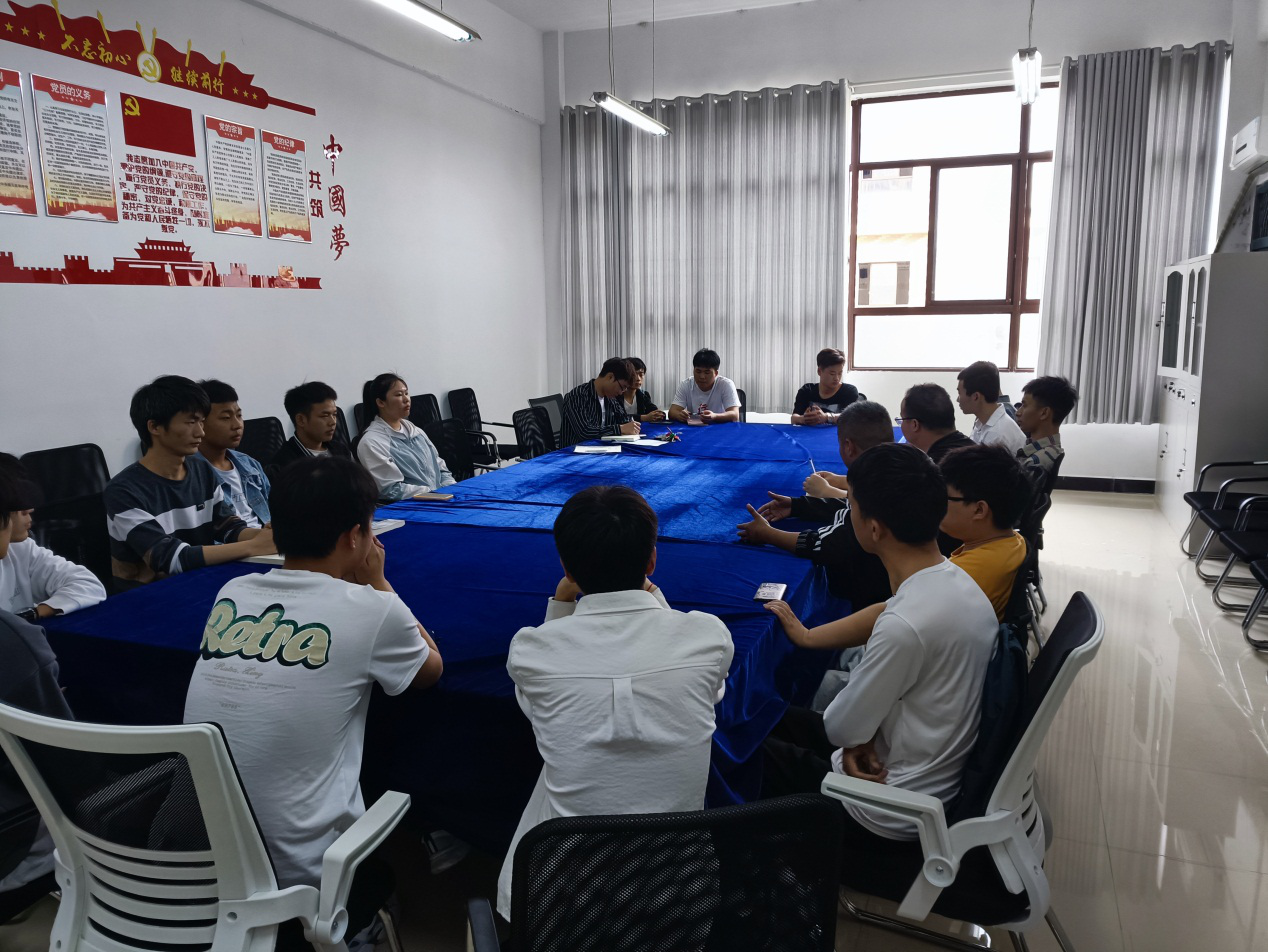 装备制造与信息技术学院参加2022年贵州省职业技能大赛总结大会(图2) 装备制造与信息技术学院参加2022年贵州省职业技能大赛总结大会(图2)