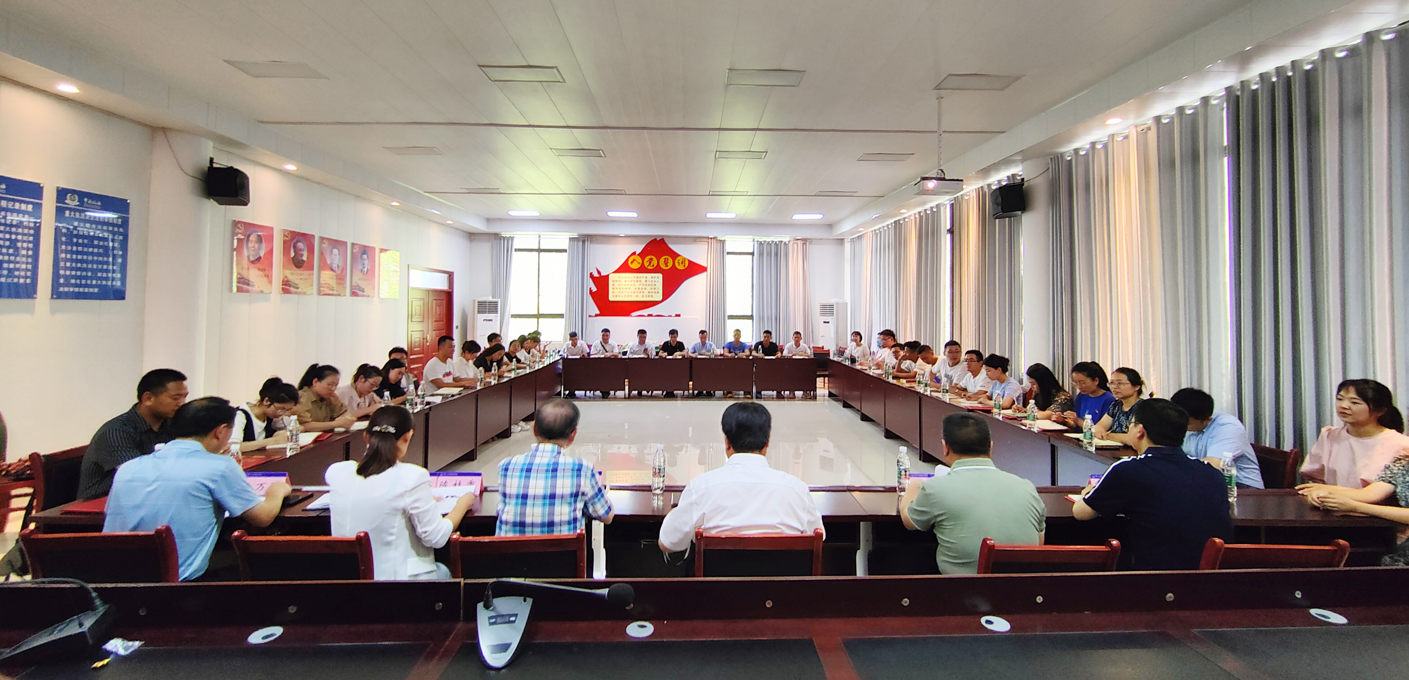 mk体育(中国)官方网站召开“喜迎二十大·奋进新征程”“七一”表彰暨座谈会(图7) mk体育(中国)官方网站召开“喜迎二十大·奋进新征程”“七一”表彰暨座谈会(图7)