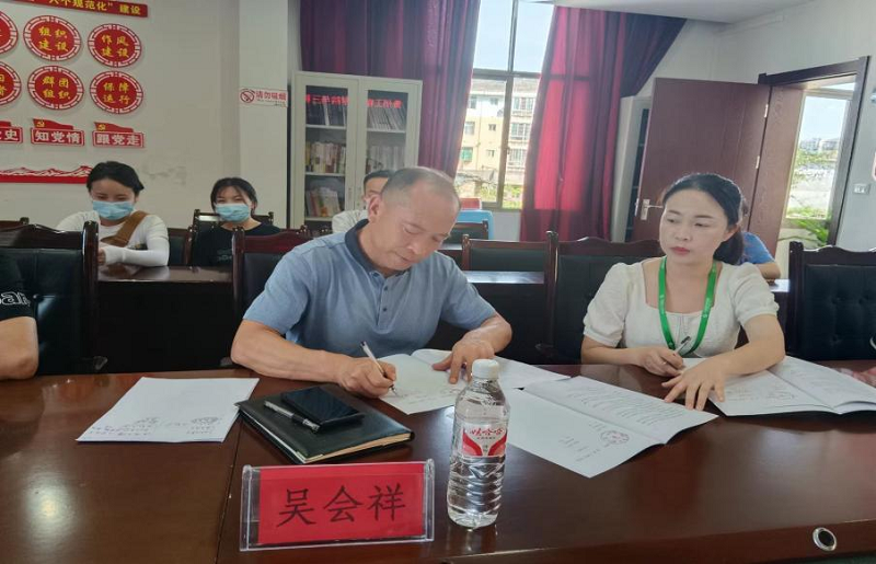共建实习基地 共育护理人才 ——mk体育(中国)官方网站与三穗县人民医院共建教学实习基地签约暨挂牌仪式(图1) 共建实习基地 共育护理人才 ——mk体育(中国)官方网站与三穗县人民医院共建教学实习基地签约暨挂牌仪式(图1)