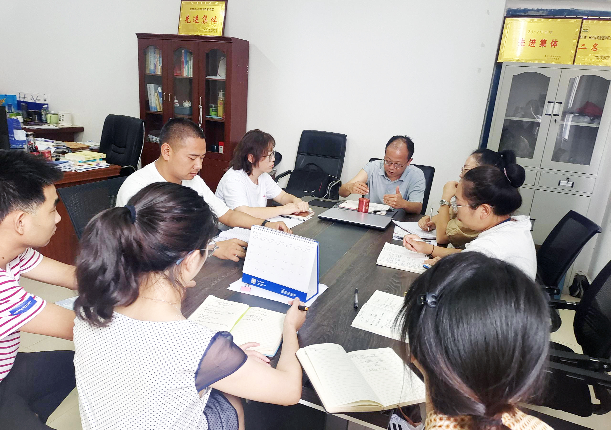 现代服务与管理学院组织召开 2022年秋季学期第一次党政联席会议(图1) 现代服务与管理学院组织召开 2022年秋季学期第一次党政联席会议(图1)