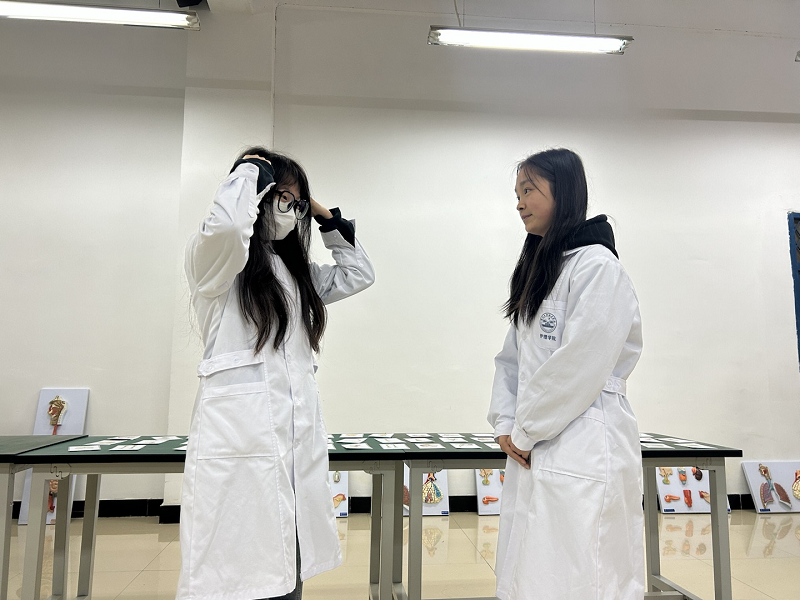 骨学之魅力·人体之桥梁——护理药学院成功举办mk体育(中国)官方网站第一届人体骨骼辨识大赛开幕式暨初赛(图9) 骨学之魅力·人体之桥梁——护理药学院成功举办mk体育(中国)官方网站第一届人体骨骼辨识大赛开幕式暨初赛(图9)