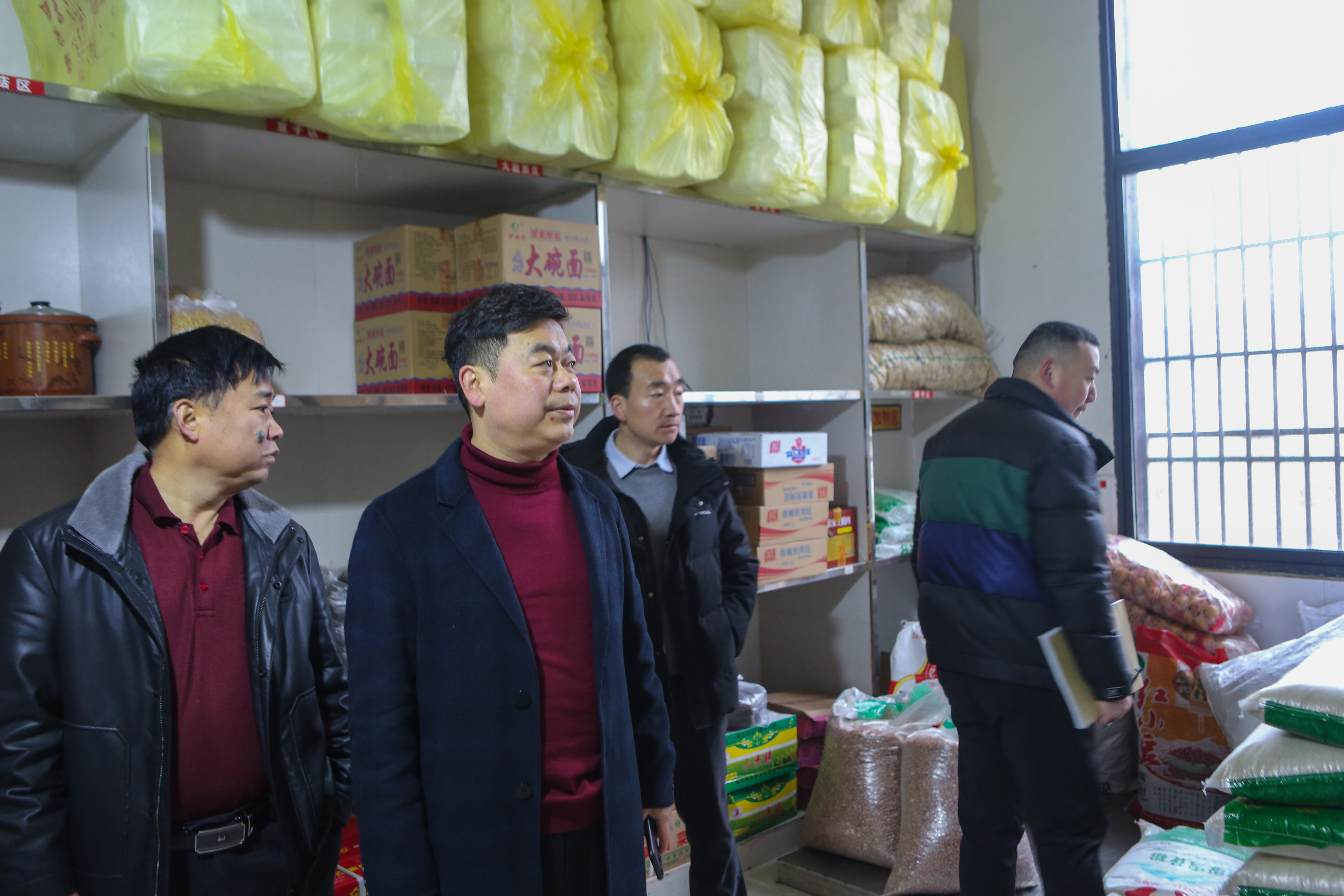 我校开展校园安全隐患大排查(图3) 我校开展校园安全隐患大排查(图3)