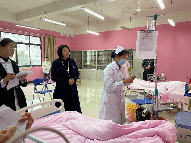 创新协同·奋竞于春-mk体育(中国)官方网站第六届护理技能大赛圆满举办(图4) 创新协同·奋竞于春-mk体育(中国)官方网站第六届护理技能大赛圆满举办(图4)