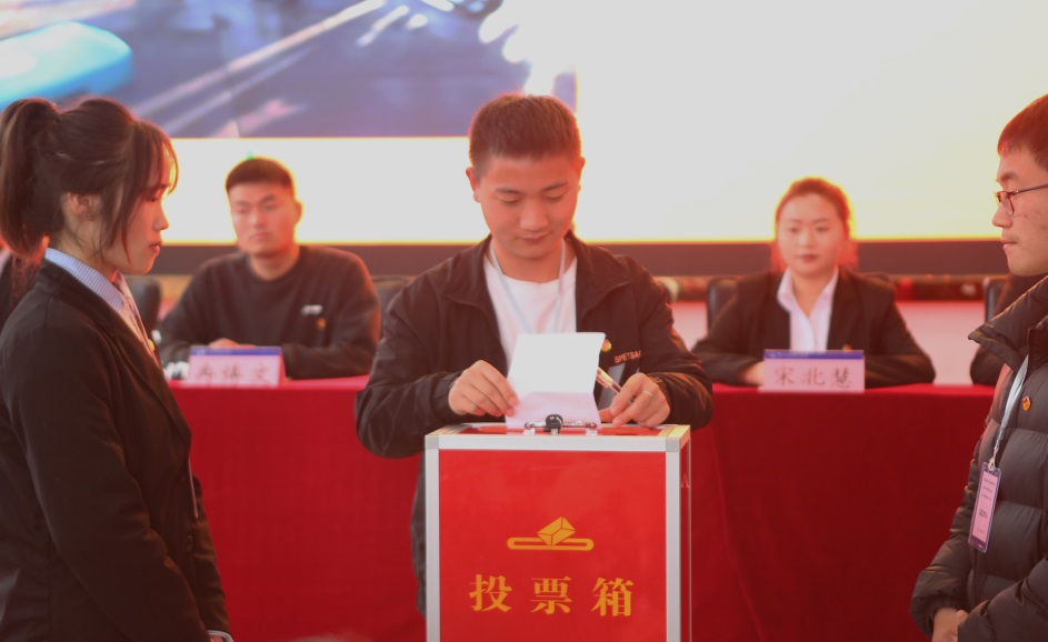 共青团mk体育(中国)官方网站教育与体育学院总支部委员会召开第一次团员代表大会(图5) 共青团mk体育(中国)官方网站教育与体育学院总支部委员会召开第一次团员代表大会(图5)