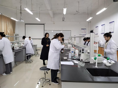 开展职业技能鉴定 促进技能人才发展(图1) 开展职业技能鉴定 促进技能人才发展(图1)