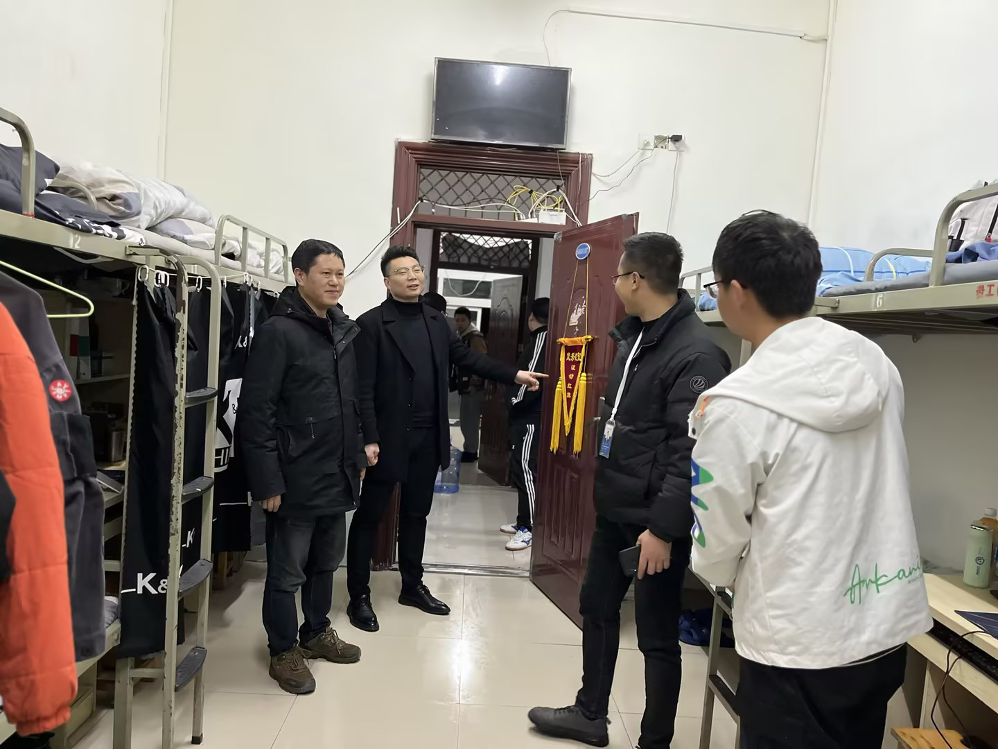 用心搭建桥梁,用爱关怀学生(图3) 用心搭建桥梁,用爱关怀学生(图3)