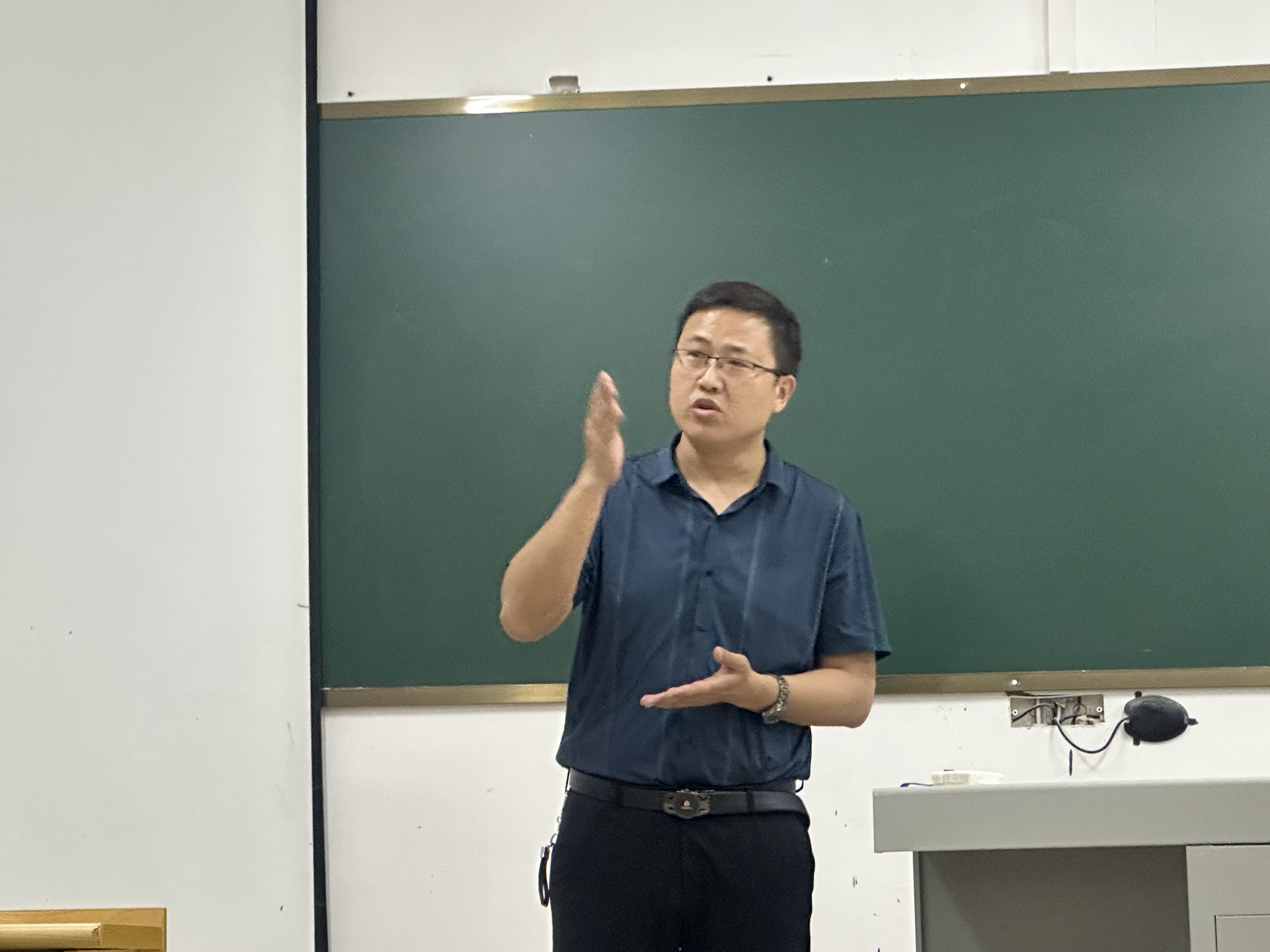 装备制造与信息技术学院 第一届教师说课比赛工作简报(图5) 装备制造与信息技术学院 第一届教师说课比赛工作简报(图5)