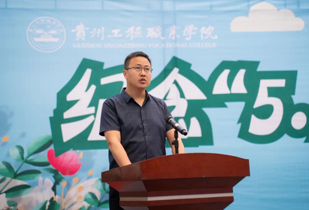 我校举行“5·12”国际护士节活动暨授帽仪式(图2) 我校举行“5·12”国际护士节活动暨授帽仪式(图2)