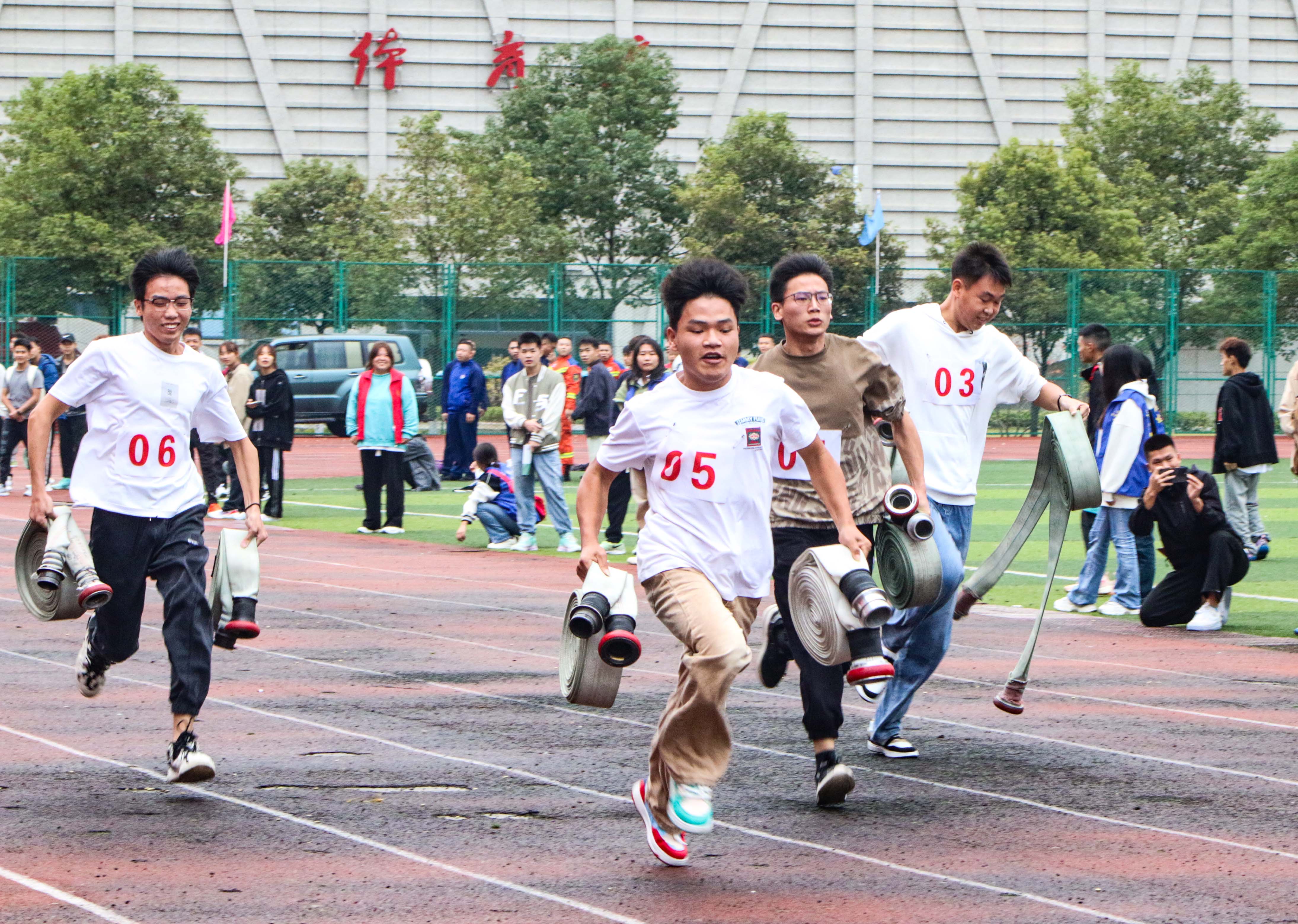 2023年德江县消防宣传月活动启动仪式暨第二届大学生消防技能运动会在mk体育(中国)官方网站举行(图13) 2023年德江县消防宣传月活动启动仪式暨第二届大学生消防技能运动会在mk体育(中国)官方网站举行(图13)
