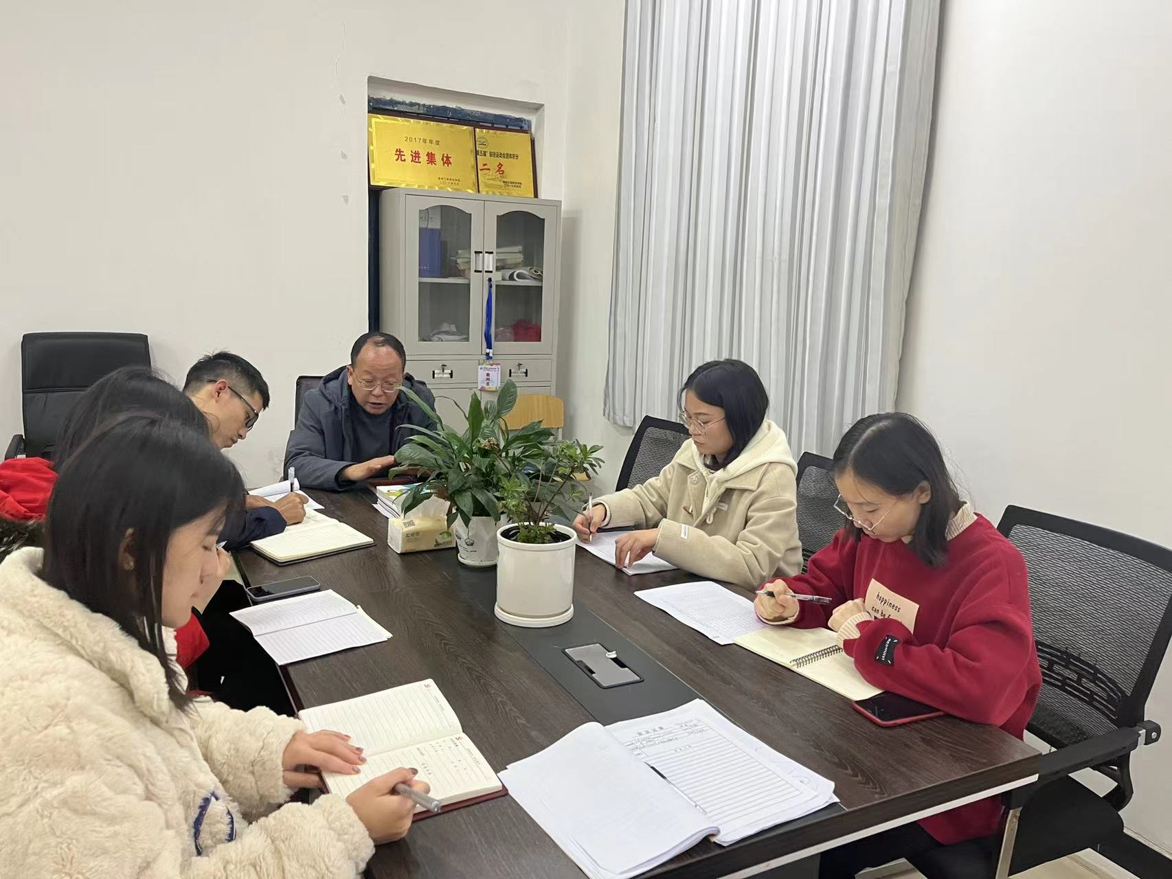 严执行 重督导 优服务 促发展 —现代服务与管理学院召开2023年秋季学期党政联席会议(图1) 严执行 重督导 优服务 促发展 —现代服务与管理学院召开2023年秋季学期党政联席会议(图1)