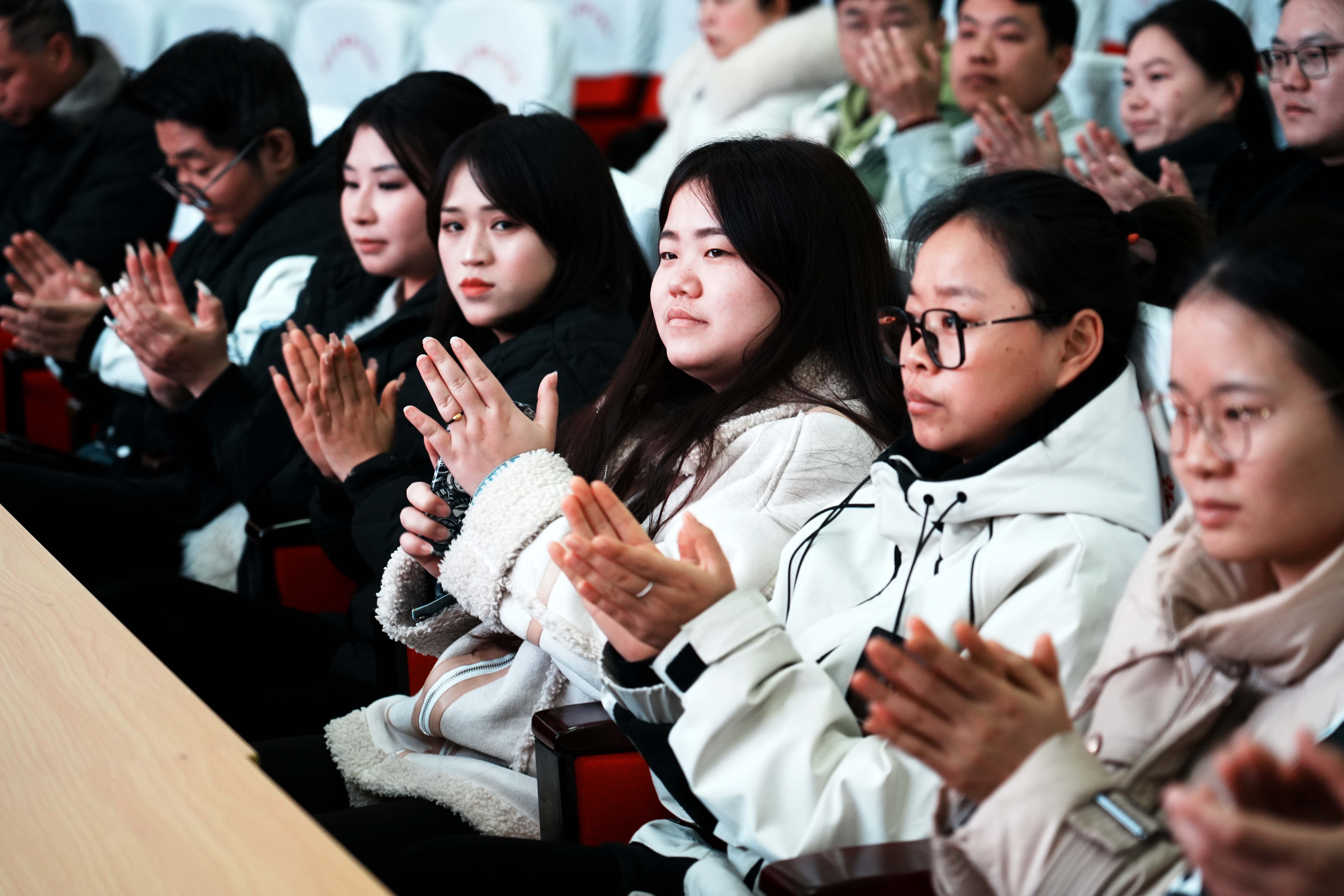 装备制造与信息技术学院举行2023-2024年第一学期期末工作总结暨表彰大会(图12) 装备制造与信息技术学院举行2023-2024年第一学期期末工作总结暨表彰大会(图12)