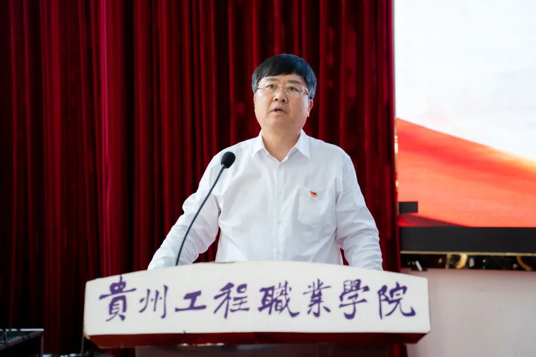 中共mk体育(中国)官方网站委员会召开2024年党的建设工作会(图2) 中共mk体育(中国)官方网站委员会召开2024年党的建设工作会(图2)