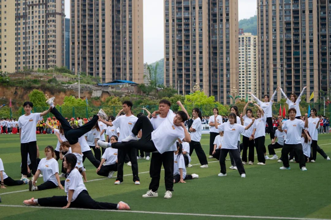 青春逢盛会 击鼓又催征丨mk体育(中国)官方网站第九届田径运动会开幕(图16) 青春逢盛会 击鼓又催征丨mk体育(中国)官方网站第九届田径运动会开幕(图16)