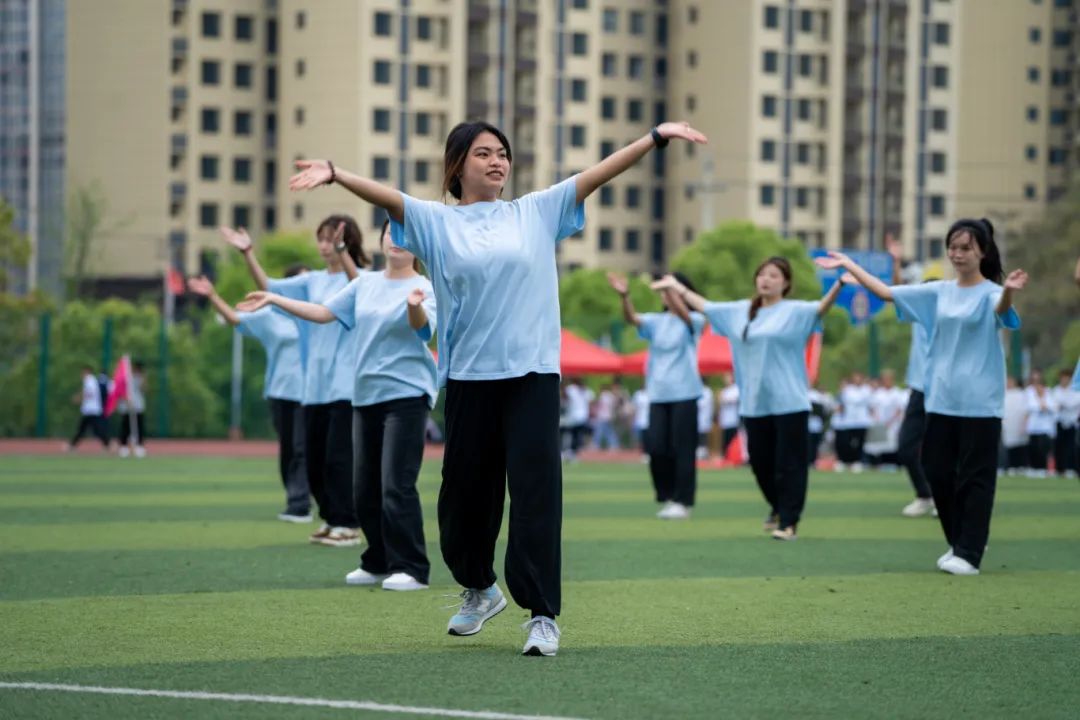 青春逢盛会 击鼓又催征丨mk体育(中国)官方网站第九届田径运动会开幕(图18) 青春逢盛会 击鼓又催征丨mk体育(中国)官方网站第九届田径运动会开幕(图18)