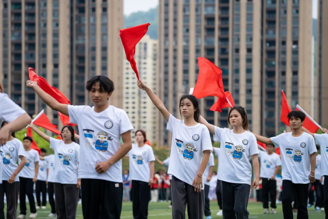 青春逢盛会 击鼓又催征丨mk体育(中国)官方网站第九届田径运动会开幕(图19) 青春逢盛会 击鼓又催征丨mk体育(中国)官方网站第九届田径运动会开幕(图19)