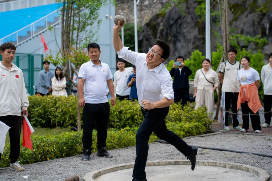 青春逢盛会 击鼓又催征丨mk体育(中国)官方网站第九届田径运动会开幕(图22) 青春逢盛会 击鼓又催征丨mk体育(中国)官方网站第九届田径运动会开幕(图22)