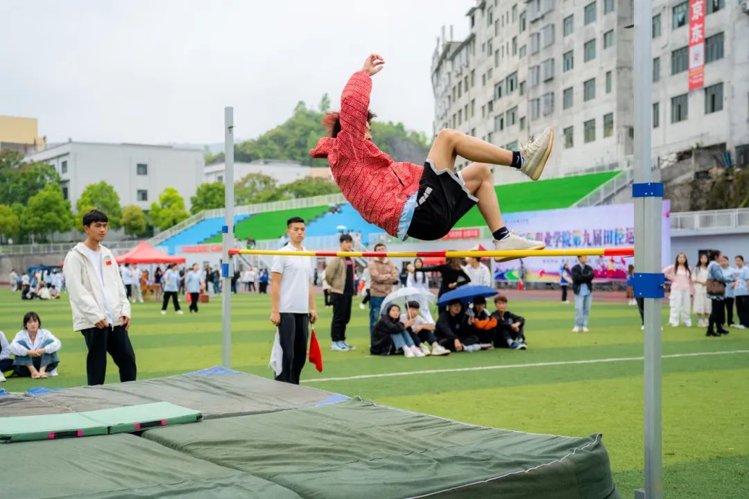青春逢盛会 击鼓又催征丨mk体育(中国)官方网站第九届田径运动会开幕(图25) 青春逢盛会 击鼓又催征丨mk体育(中国)官方网站第九届田径运动会开幕(图25)