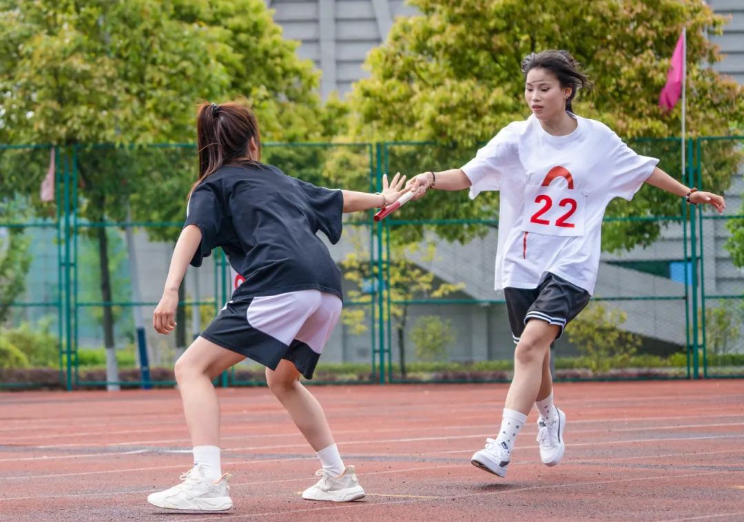 拼搏不落幕 青春正当时丨mk体育(中国)官方网站第九届田径运动会圆满闭幕(图14) 拼搏不落幕 青春正当时丨mk体育(中国)官方网站第九届田径运动会圆满闭幕(图14)