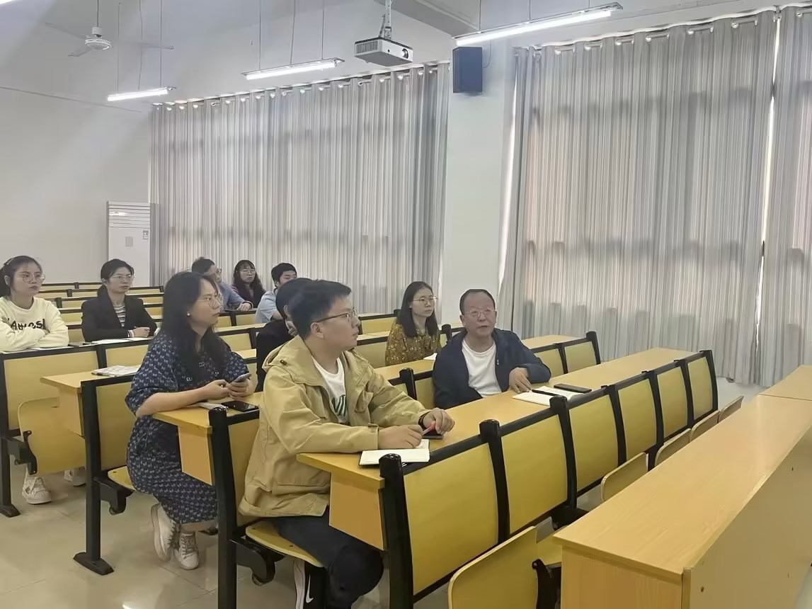现代服务与管理学院2024级专业mk体育(中国)官方网站方案论证会(图1) 现代服务与管理学院2024级专业mk体育(中国)官方网站方案论证会(图1)