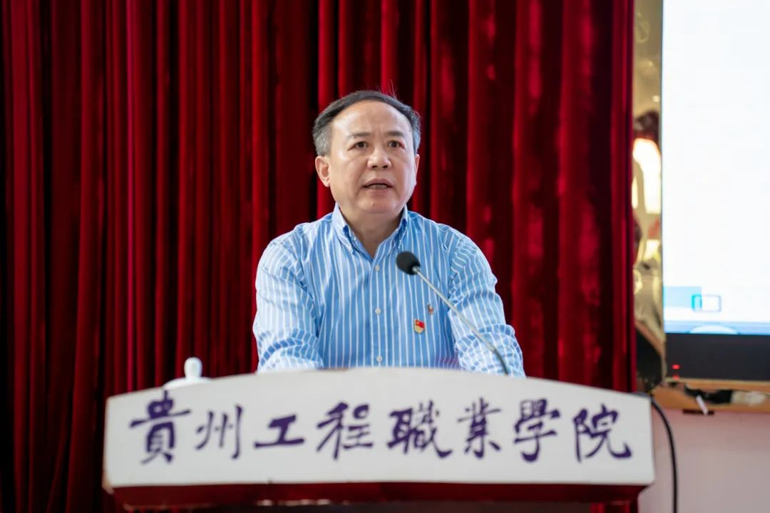 中共mk体育(中国)官方网站委员会党校第六期入党积极分子和发展对象集中培训开班仪式(图6) 中共mk体育(中国)官方网站委员会党校第六期入党积极分子和发展对象集中培训开班仪式(图6)