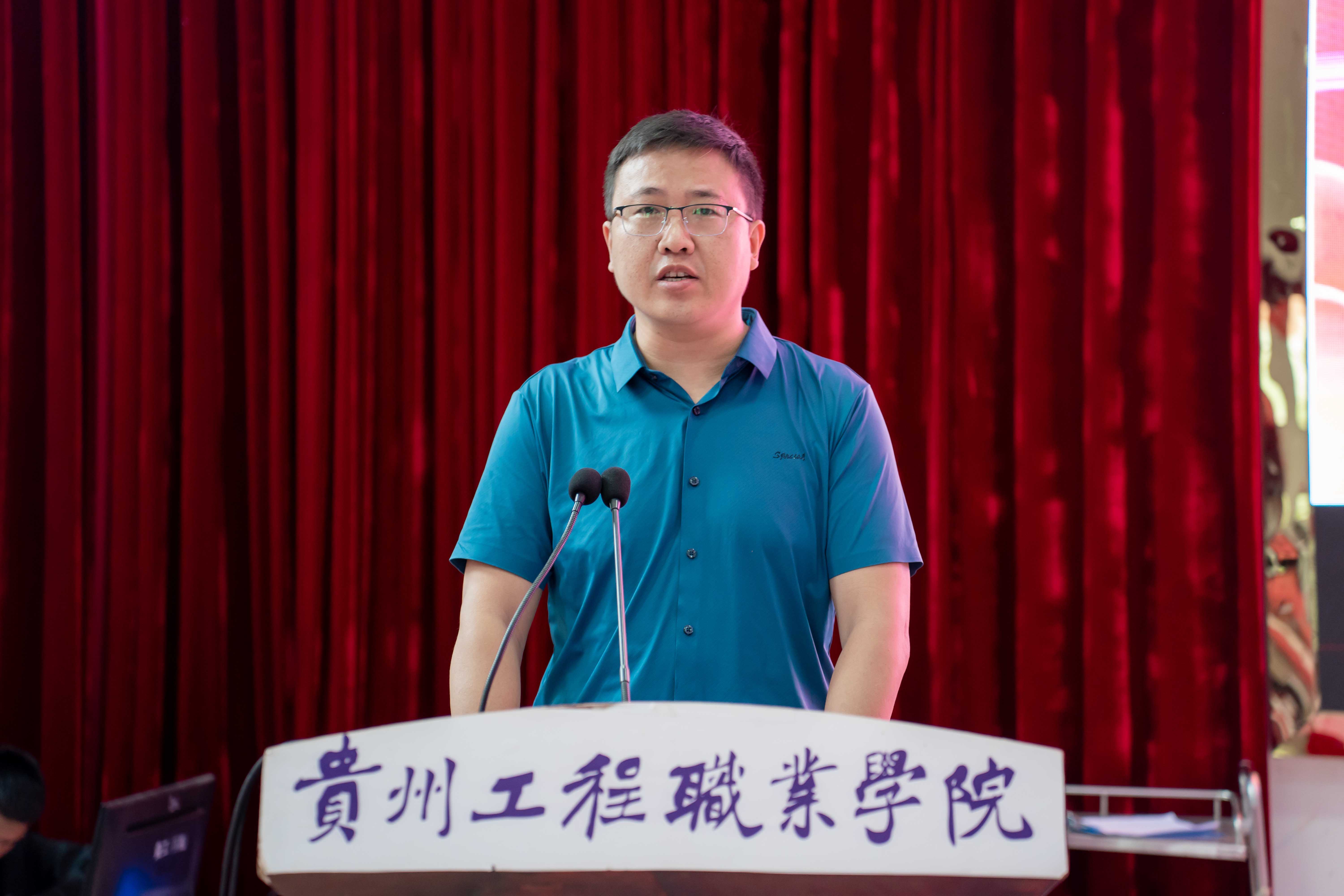 护佑健康,逐梦前行——mk体育(中国)官方网站成功举办5·12国际护士节活动暨授帽仪式(图2) 护佑健康,逐梦前行——mk体育(中国)官方网站成功举办5·12国际护士节活动暨授帽仪式(图2)