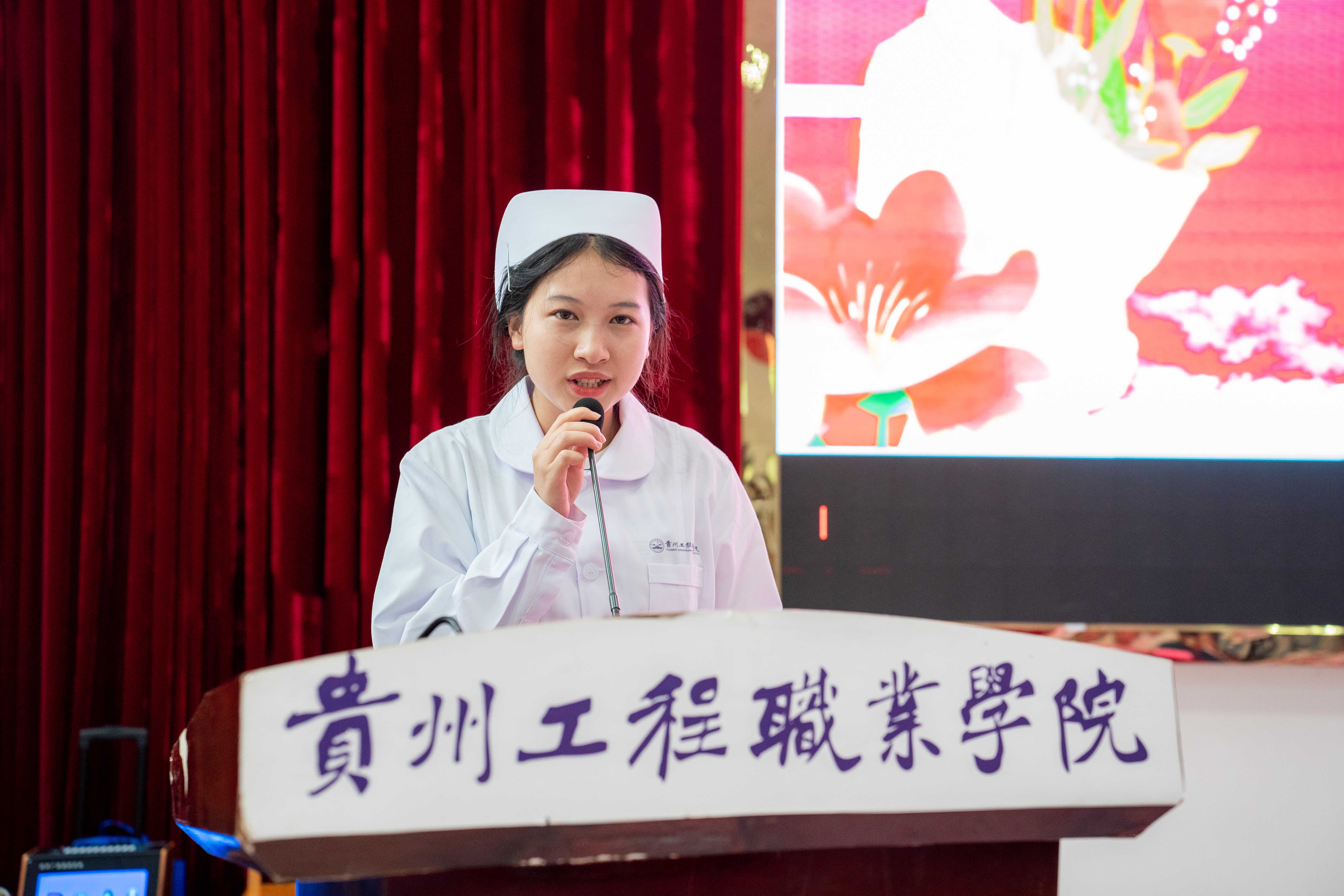 护佑健康,逐梦前行——mk体育(中国)官方网站成功举办5·12国际护士节活动暨授帽仪式(图5) 护佑健康,逐梦前行——mk体育(中国)官方网站成功举办5·12国际护士节活动暨授帽仪式(图5)