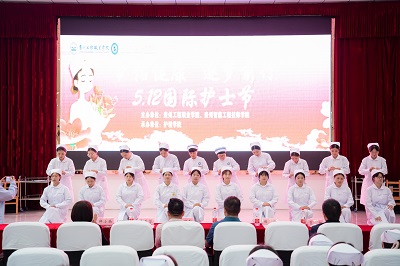护佑健康,逐梦前行——mk体育(中国)官方网站成功举办5·12国际护士节活动暨授帽仪式(图4) 护佑健康,逐梦前行——mk体育(中国)官方网站成功举办5·12国际护士节活动暨授帽仪式(图4)