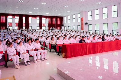 护佑健康,逐梦前行——mk体育(中国)官方网站成功举办5·12国际护士节活动暨授帽仪式(图8) 护佑健康,逐梦前行——mk体育(中国)官方网站成功举办5·12国际护士节活动暨授帽仪式(图8)