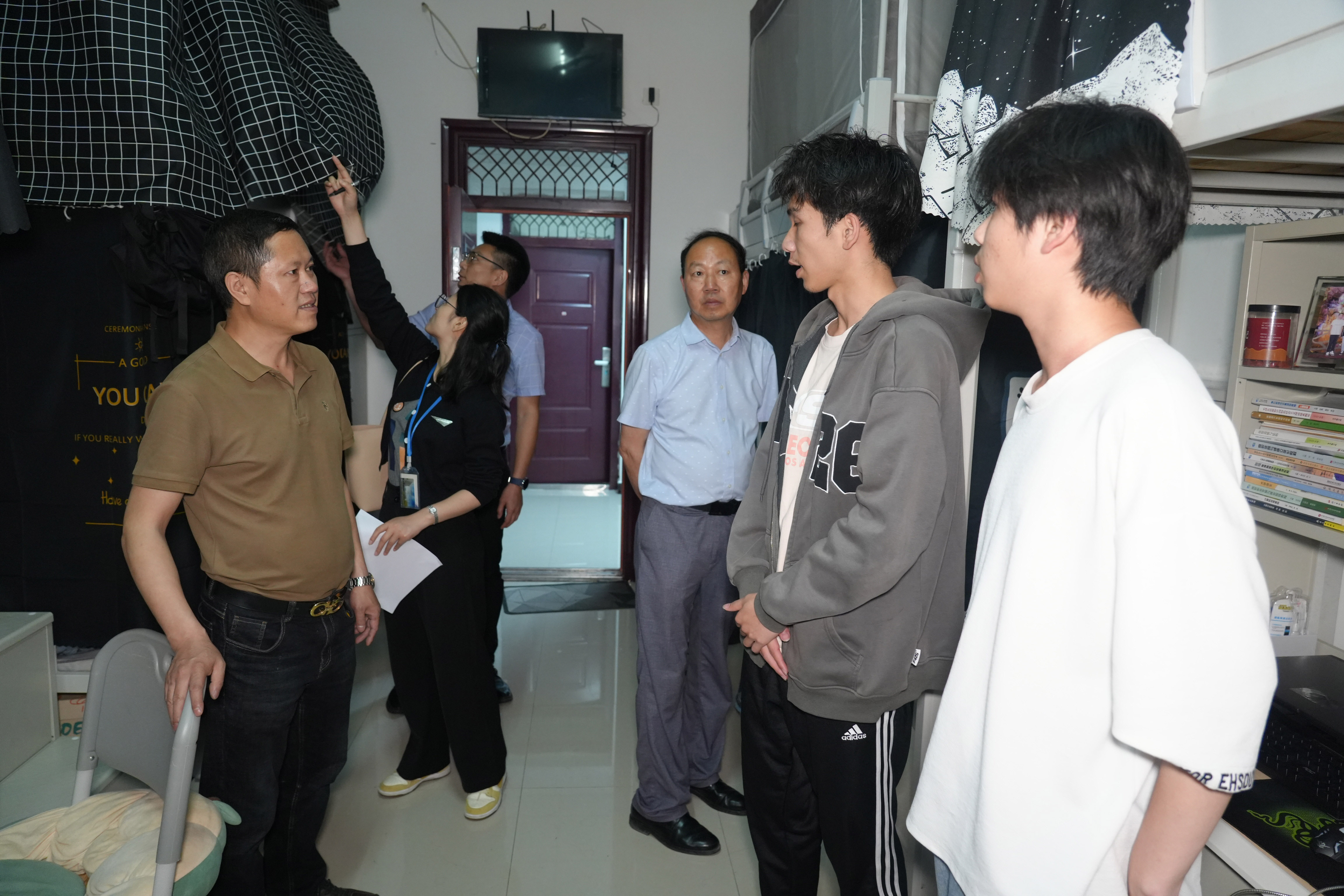 装备制造与信息技术学院开展学生寝室安全大排查(图4) 装备制造与信息技术学院开展学生寝室安全大排查(图4)