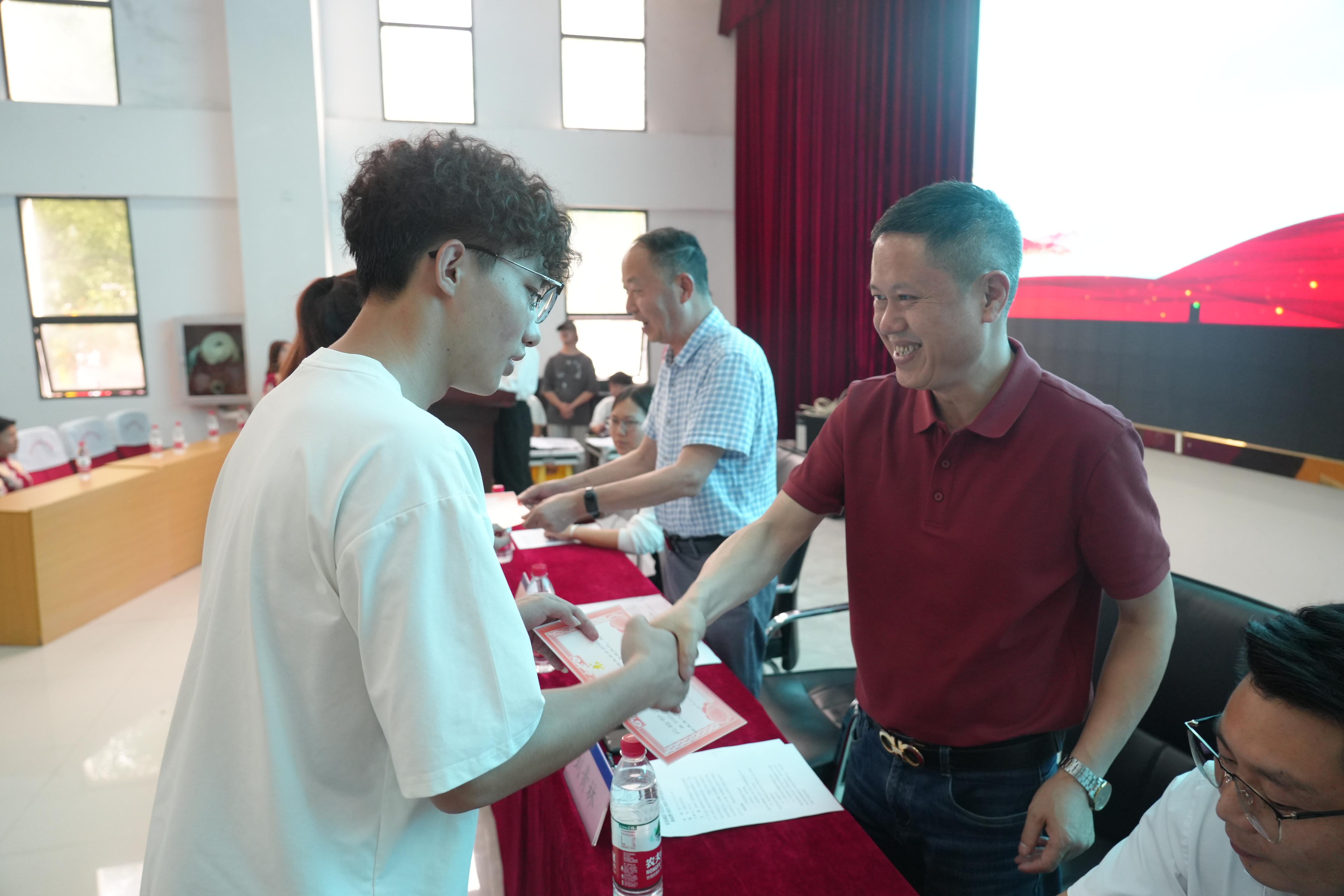 凝聚青春力量,砥砺使命担当(图6) 凝聚青春力量,砥砺使命担当(图6)