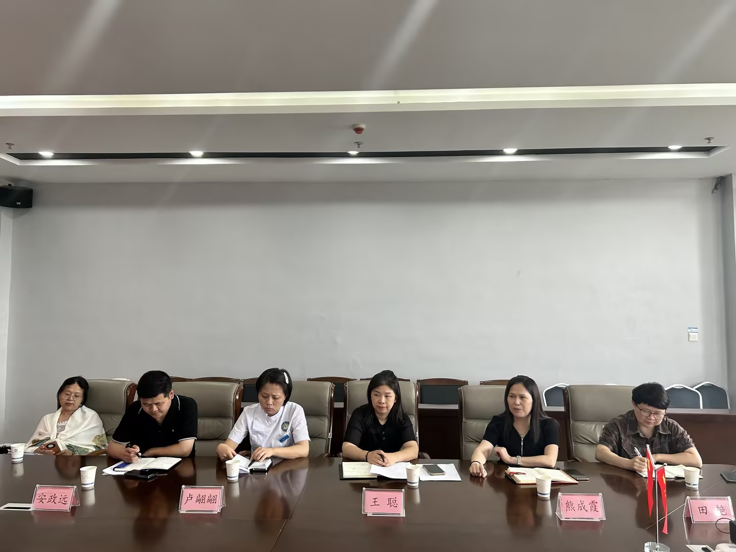 深化产教融合,校企协同创新—护理学院一行赴德江县人民医院交流学习(图2) 深化产教融合,校企协同创新—护理学院一行赴德江县人民医院交流学习(图2)