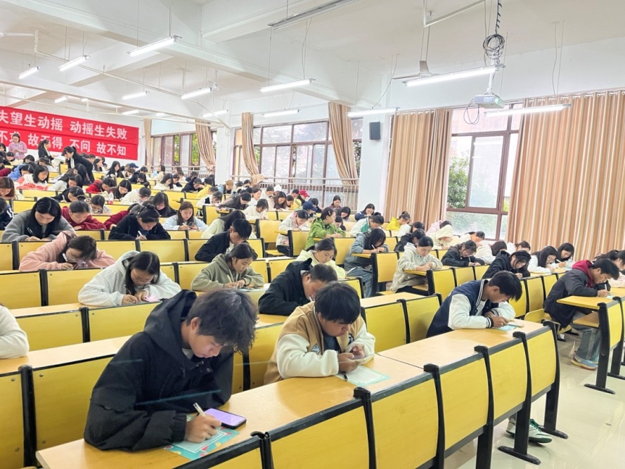 英语书法绘国庆,笔墨飞扬颂华章 —mk体育(中国)官方网站第五届“弘文杯”英语书法大赛(图1) 英语书法绘国庆,笔墨飞扬颂华章 —mk体育(中国)官方网站第五届“弘文杯”英语书法大赛(图1)