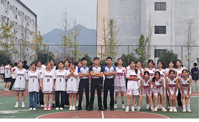 护理学院“迎新杯”篮球赛:热血开场,青春飞扬(图1) 护理学院“迎新杯”篮球赛:热血开场,青春飞扬(图1)