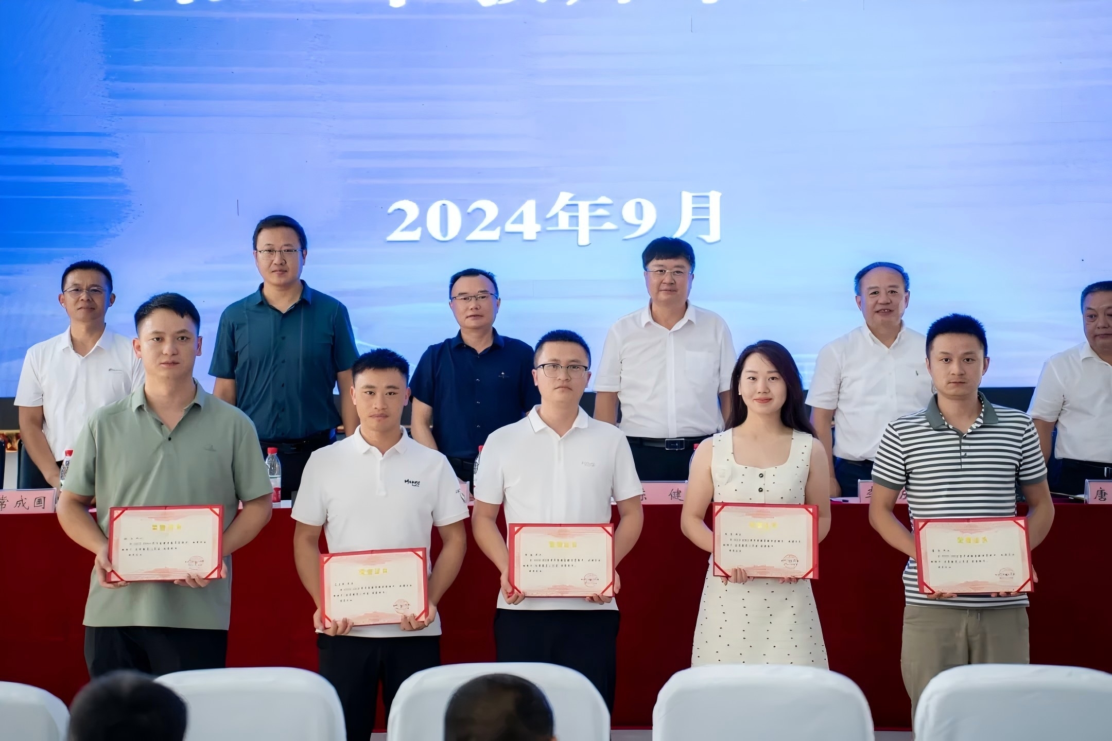 李磊:匠心育才诠释代表担当(图3) 李磊:匠心育才诠释代表担当(图3)
