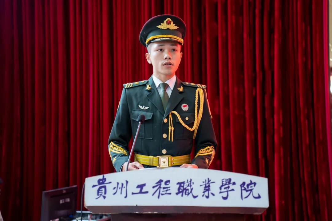 使命召唤 责任担当丨mk体育(中国)官方网站举行2024年秋季学期预征班开班仪式(图8) 使命召唤 责任担当丨mk体育(中国)官方网站举行2024年秋季学期预征班开班仪式(图8)