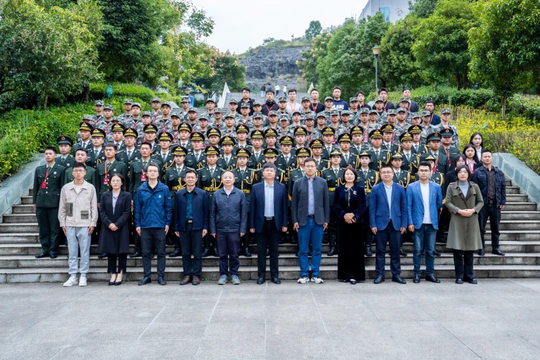 使命召唤 责任担当丨mk体育(中国)官方网站举行2024年秋季学期预征班开班仪式(图10) 使命召唤 责任担当丨mk体育(中国)官方网站举行2024年秋季学期预征班开班仪式(图10)