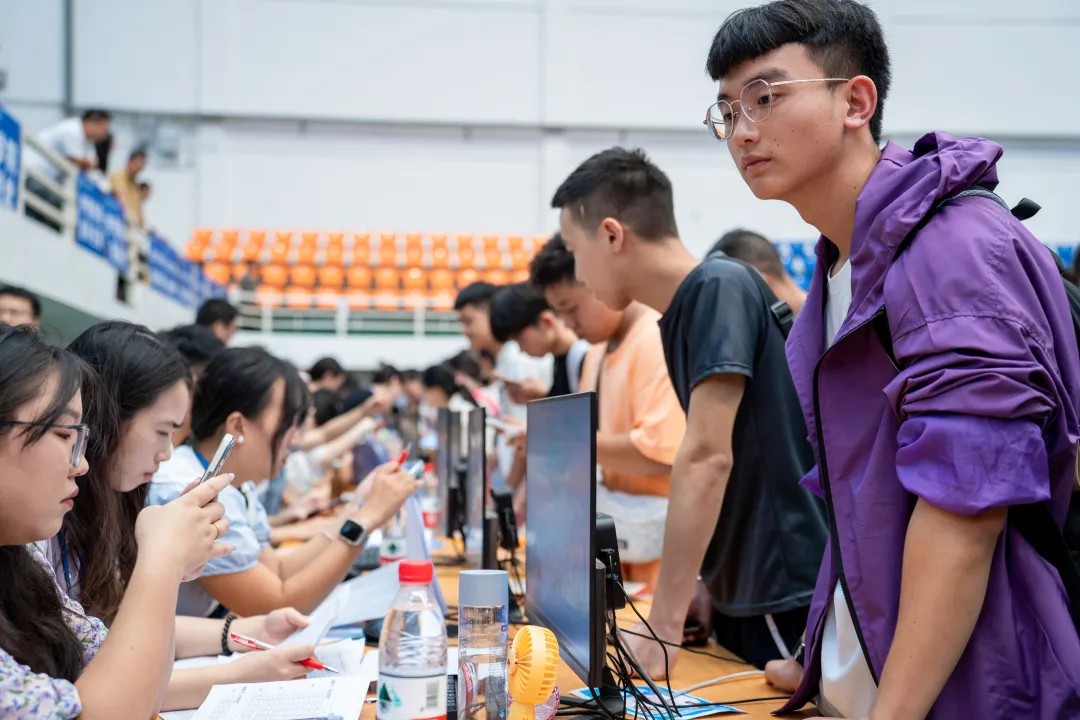 mk体育(中国)官方网站:坚守初心做有温度的教育(图5) mk体育(中国)官方网站:坚守初心做有温度的教育(图5)