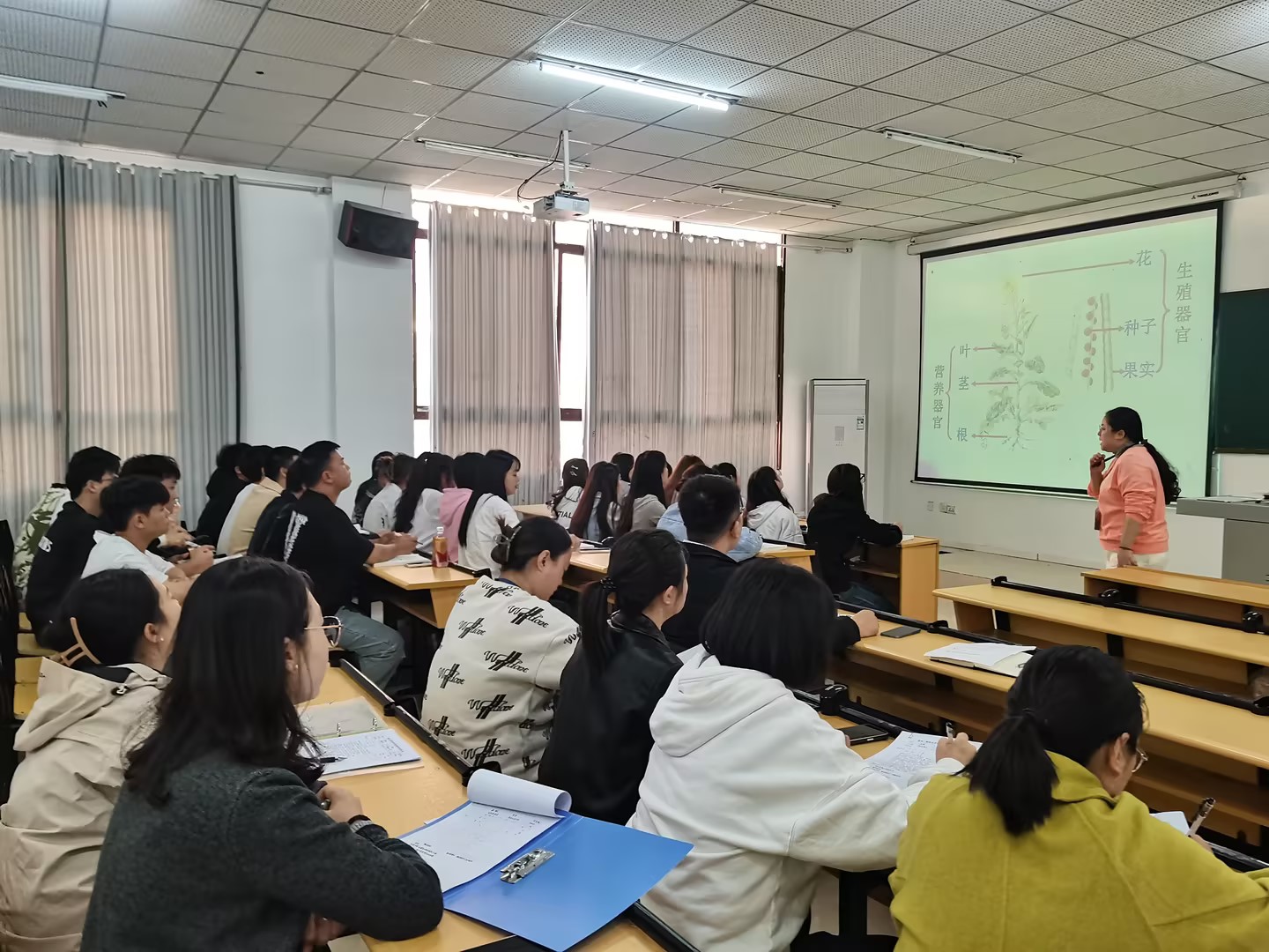 mk体育(中国)官方网站2024-2025学年度公开示范课活动圆满结束(图2) mk体育(中国)官方网站2024-2025学年度公开示范课活动圆满结束(图2)
