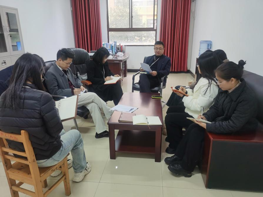 护理学院召开安全稳定工作专题会(图1) 护理学院召开安全稳定工作专题会(图1)