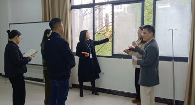 护理学院召开安全稳定工作专题会(图2) 护理学院召开安全稳定工作专题会(图2)